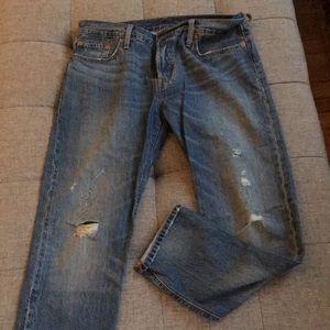 Levi’s Distressed 501CT